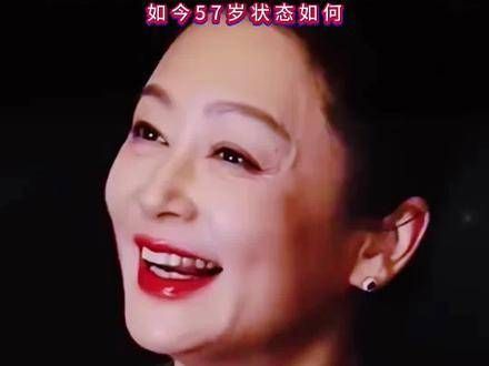 57岁的陈红现身活动,昔日大陆首屈一指的美女,东方古典美的代表…