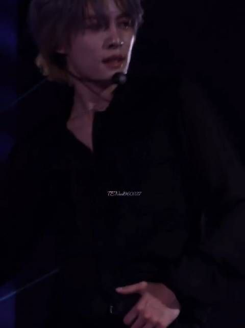 250215 澳门演唱会 此男真是极尽魅惑之术 cr TENeed960227 资源 瓶子 lyy