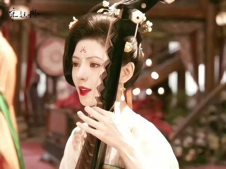 霓裳展现了张予曦的独特魅力,仿佛带我们穿越回了古代