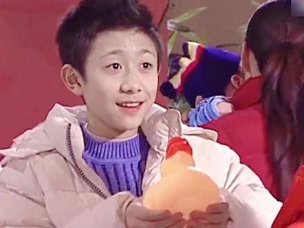 “你的童年,我的童年,似乎各不相同” 每个童年的故事都独一无二…