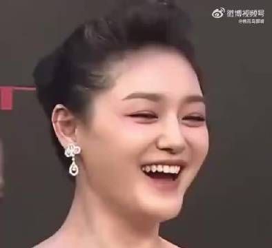 大S曾说我妈黄春梅是个狠角色,没钱也要供我们三个女儿上学…