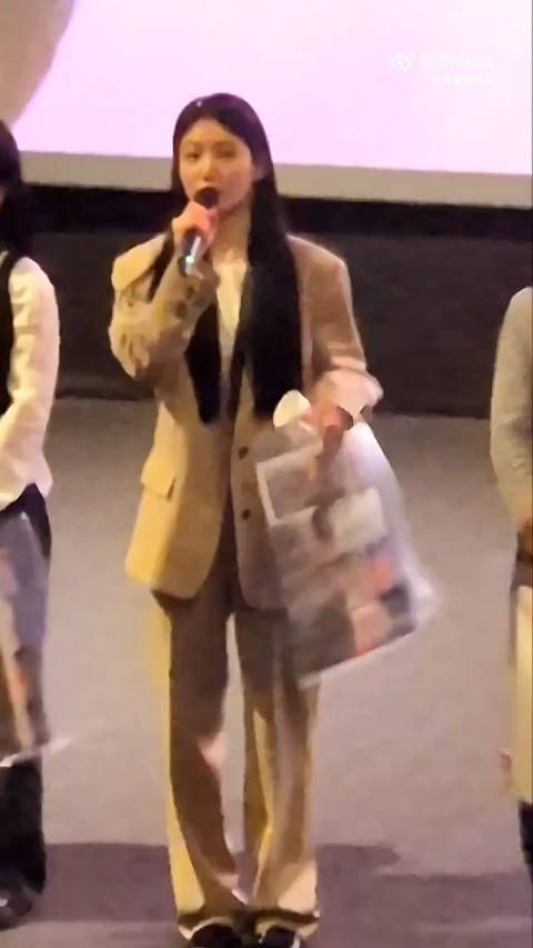 哈哈哈哈,这是和陆星材在一个中文老师那里学的吗,好像啊