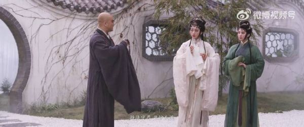 这个视频太好了,现代几乎很少有哪种戏曲能吸引到我,这个真是拍的很绝