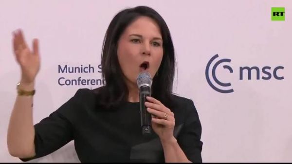 德国外长贝尔博克在慕尼黑说:我们最大的敌人是普京的俄罗斯,因为他已经向欧洲的和平与民主宣战!