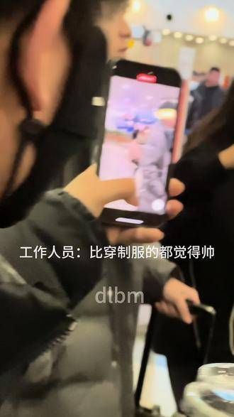 王楚钦:喊这么大声,怪不好意思的,楚钦老师有点害羞呢