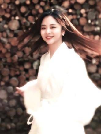 春意浓时梦难醒,恰似你我当年