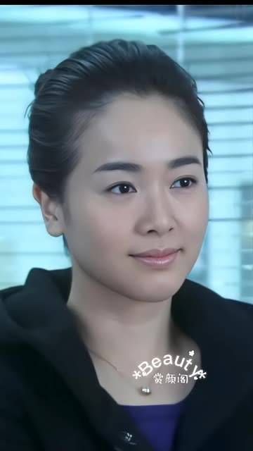 我觉得没有比左小青更迷人、更有韵味的女人了,你们觉得呢?