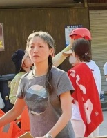 网友偶遇港星吴倩莲 绑着侧麻花辫气质出挑