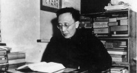 原创少女三次高考落榜欲轻生，郭沫若前来安慰，结果少女痛哭