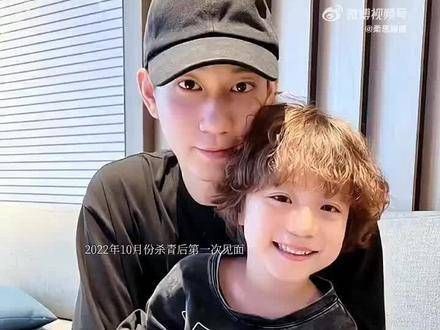 旧曲重听,往事再现 一家团聚