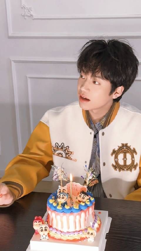 今天是一笙的生日,祝他生日快乐,希望他一年更比一年好!