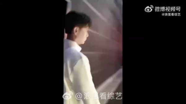 @雅_MIYAVI 微博晒合照!是谁还在回味《披荆斩棘》 !