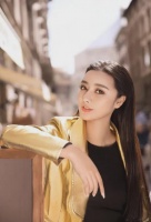 深圳女网红，8年花800万整成范冰冰，嫁主刀医生，她获得幸福了吗