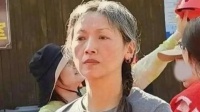 吴倩莲消失18年现在长这样！素颜、满头都是白发影迷：优雅老去