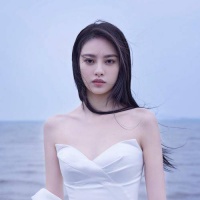 前公司领导否认黄景瑜张艺上恋情：美女单身很多年啦