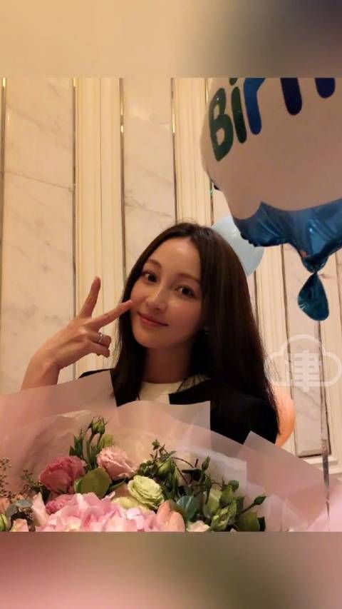 演员姚笛晒出吃饭照片