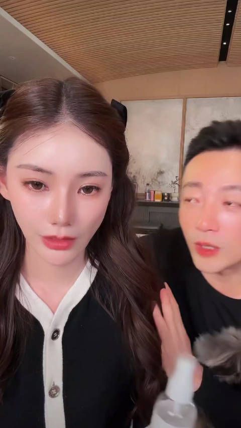 汪小菲现在真的是没啥家底了,他的投资基本都亏了,张兰也不给他钱了