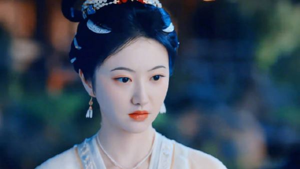 他不知道她为什么这么讨厌他,但是他就是没有办法对她生气! 似锦开播