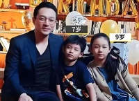 S妈为女儿喊冤，深夜发文，他是骗子我是傻！汪小菲不语不回应