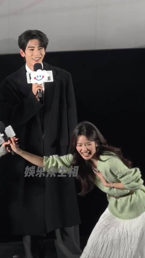 咱就是说现场姐妹真是社牛啊!好勇哈哈哈!
