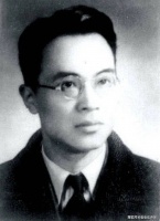 《围城》经典语录：拍马屁跟谈恋爱一样，不容许有第三者冷眼旁观