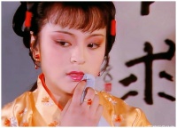 红楼梦：贾探春为什么那么嫌弃自己的生母赵姨娘？