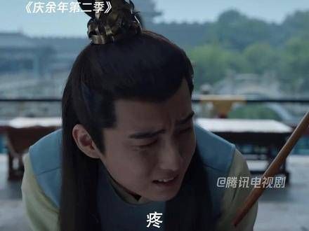 范闲表面上劝架,实际上却在拱火:下雨天最适合看这一幕