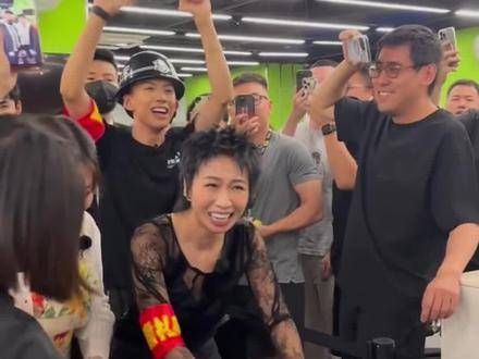 这里真是高手云集,人人都爱脱口秀