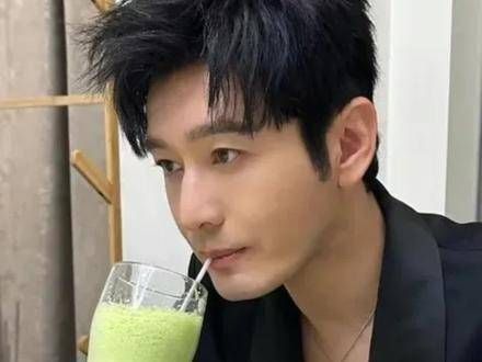 黄晓明与新恋人叶珂登上头条,尚未再婚?