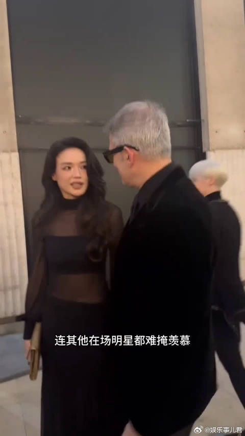 49岁舒淇巴黎时装周封神!全球CEO亲自迎接,网友:这才是真正的女神!