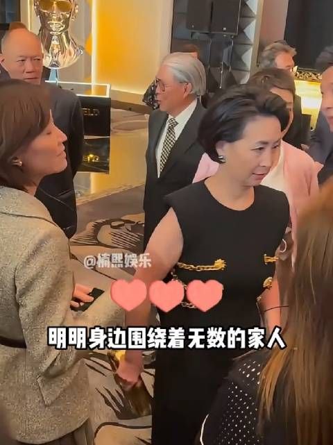 赌王为何偏爱女儿何超琼?看她对保姆的态度，一切尽在不言中