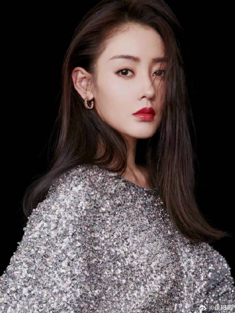 美出高级感的张天爱,天使般的容颜,魔鬼般的身材,美得让人窒息