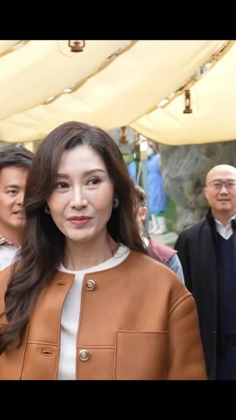 岁月不败美人,李嘉欣迟暮也是美人!