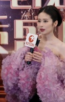 颖儿爆料付辛博抱着女儿在家追《六姊妹》！称“三姐”角色是自己主动争取来的