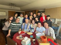 戏剧大师钟景辉患大肠癌淡出幕前，88岁生日罕现身疑入住护老院，健康惹关注