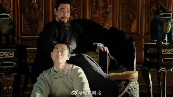 直臣被叫门天子给咔嚓了,从此之后天下读书人都不愿意给老朱家卖命咯