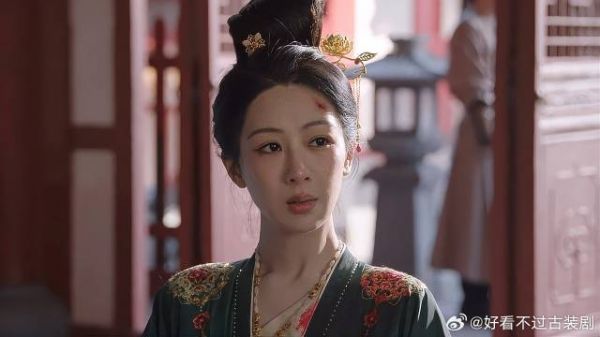 狗官不辨是非,还想打何惟芳板子,不料被蒋长扬教做人
