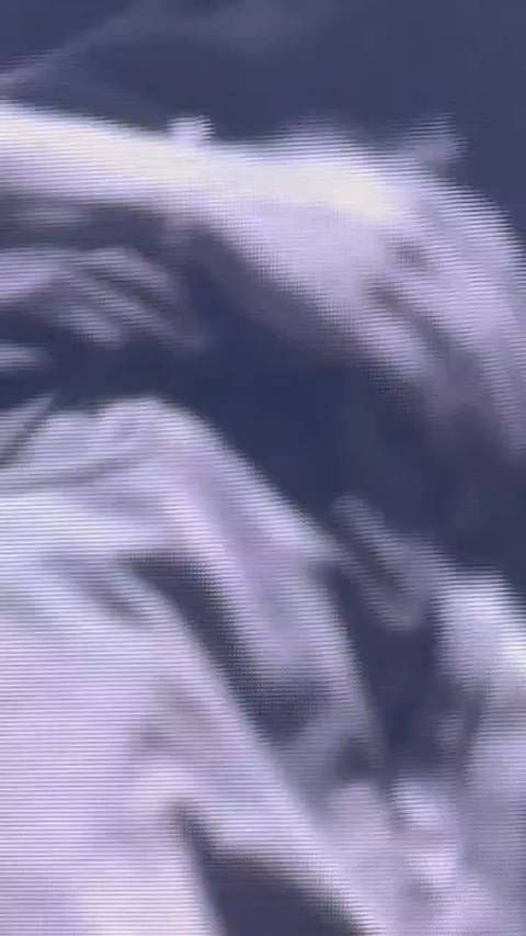 眼睛已经不知道要看哪里了