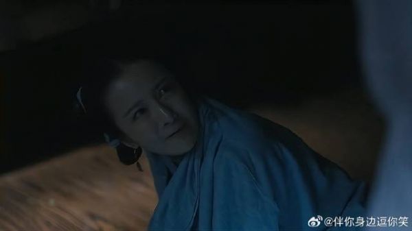 曼娘要杀明兰孩子,蓉姐儿冒死护着弟弟,竟把生母给打了