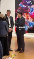 王诗龄和父母看展！李湘戴墨镜看画引争议，王岳伦的能力被低估了