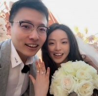华谊千金王文也订婚：白富美顶配人生！果然帅哥都是留给她们的
