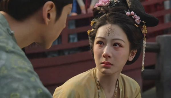 杨紫这段都能看到眼下面的纹，怎么还有人说这剧开磨皮呢…