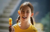 孙莉晒二女儿美照，11岁多妹神似妈妈，穿姐姐旧裙子也很时尚