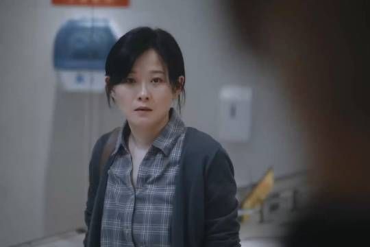 母亲为救儿子不愿透露秘密,凶手为之动摇,可惜终究难逃一劫 ✘