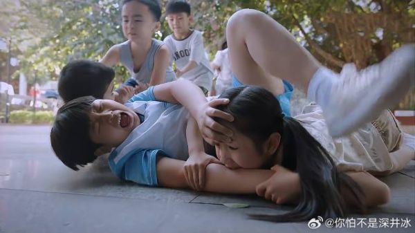 小胖子欺负凌霄,尖尖大喊猪八戒,张嘴给凌霄报仇!