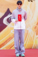 徐正溪现身横店新剧开机仪式 时隔一年后正式复出拍戏