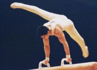 62岁李宁年赚30亿，婚姻幸福儿女低调优秀，堪称人生赢家！