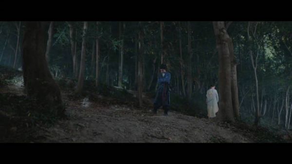 整体叙事节奏很舒服,没有一句废话,人物之间发展设定的逻辑性也很强…