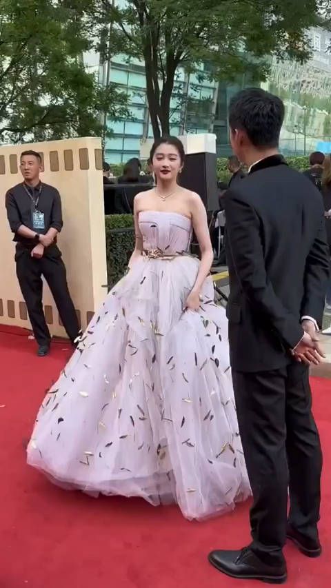关晓彤是胖了还是肿了,她真的没有事业心