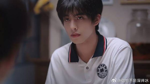 李尖尖第一次来例假,好奇问凌霄,凌霄吃饭差点呛死
